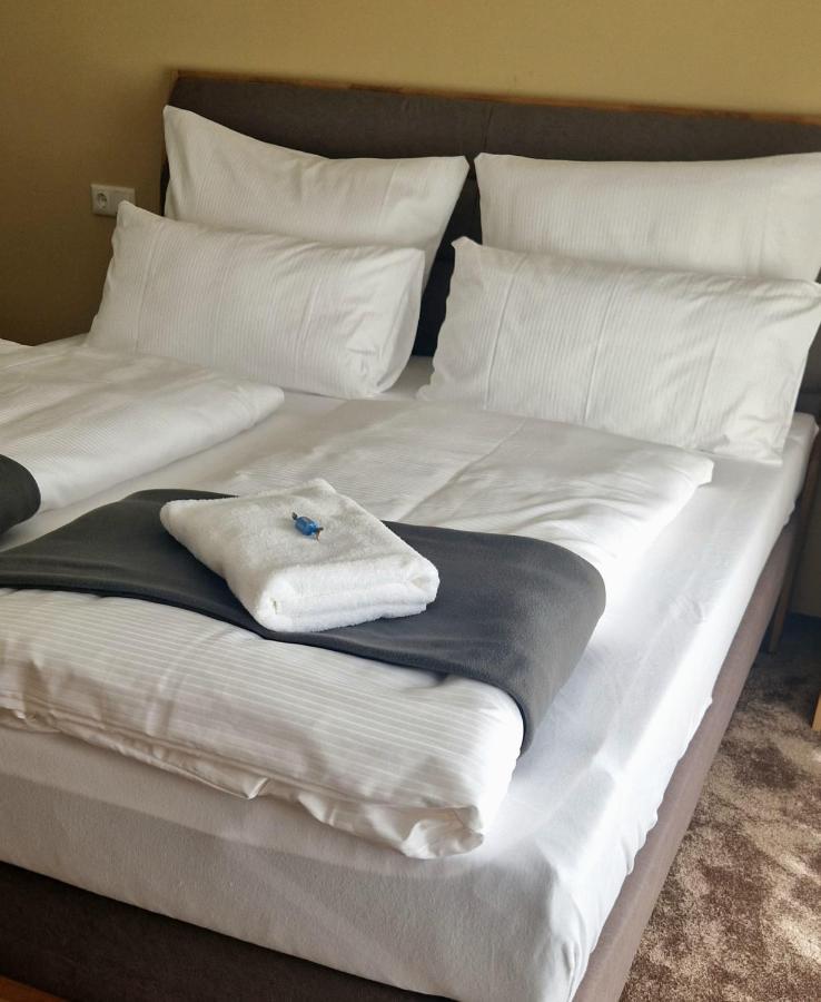 Hotel Rhin Inn Fehrbellin Экстерьер фото