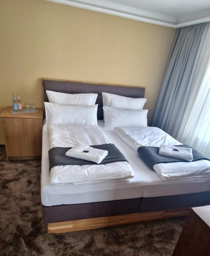 Hotel Rhin Inn Fehrbellin Экстерьер фото