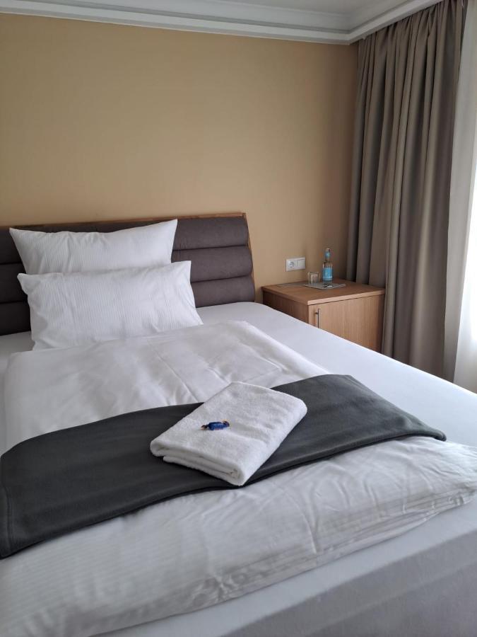 Hotel Rhin Inn Fehrbellin Экстерьер фото